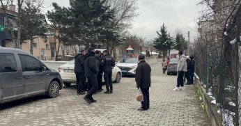 Eski sevgilisini bıçakla kafasından yaraladı!