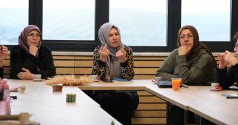 Anne Şehir’de çok okuyan çok yol alıyor