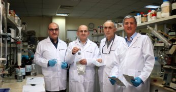 SAÜ'lü profesörlerden büyük darbe!