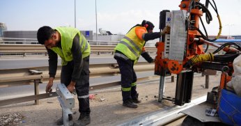 Hasarlı otokorkulukları yeniliyor