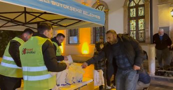 Büyükşehir’den kandil simidi ikramı