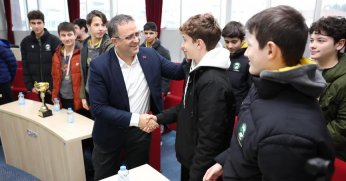 Şampiyon öğrencileri tebrik etti!