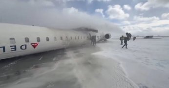 Ters dönen uçaktan mucize kurtuluş