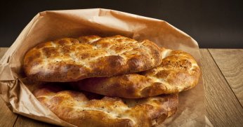 Ramazan pidesi altınla yarışıyor!