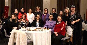 İzmitli Kadınlar matinede Prens Baha ile eğlenceli vakit geçirdi 