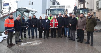 Başkan Hürriyet, Gündoğdu Mahallesi’nde  karla mücadele çalışmalarını inceledi