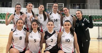  Körfezli yıldız voleybolcular galibiyetlerine devam ediyor