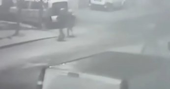 Talihsiz kadının yüzüne kezzap attı, gözlerini kör ettİ