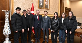Yahya Kaptan Anadolu Lisesi Öğretmen ve Öğrencilerinden Vali Aktaş’a Ziyaret