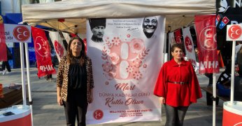 MHP’den İzmitli kadınlara 8 Mart hediyesi