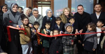 Anlamlı bir açılış gerçekleştirdi