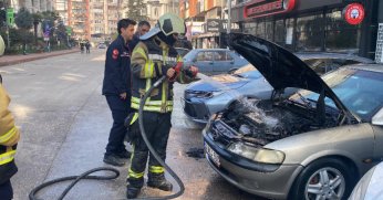 Park halindeki otomobilde yangın çıktı!