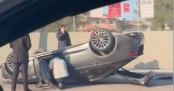 Araç Ters Döndü, Sürücü Sıkıştı!