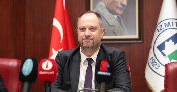 “İzmit Belediyesi, Büyükşehir’i Dize Getirdi!”