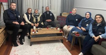 Büyükler başımızın tacı