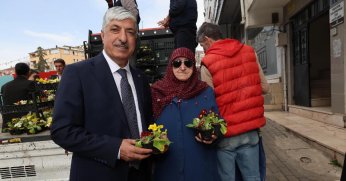 Başkan Ömeroğlun'dan 8Marta özel program