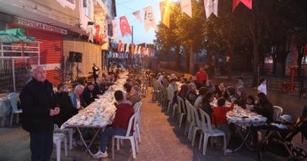 Başkan Hürriyet, Topçular Mahallesi sakinleriyle iftar sofrasında bir araya geldi