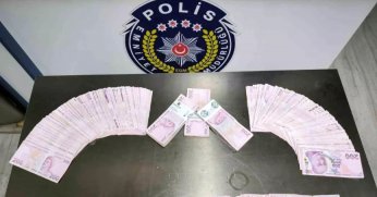 Afyonkarahisar’da Akaryakıt İstasyonuna Horoz Dövüşü Baskını!