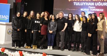 Piyanist Tuluyhan Uğurlu'dan Çanakkle Zafei Konseri