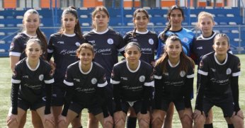 Körfez Kızlar Darıca Birlikspor’u 3-0 yenerek büyük bir avantaj yakaladı