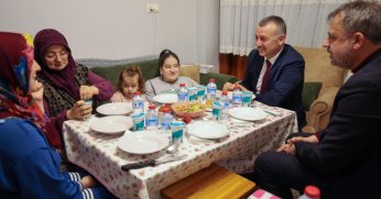 Büyükakın Ramazan ayında ev ziyaretlerine devam ediyor