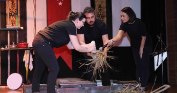 Şehir Tiyatroları Mevlana İdris’i oyunuyla yad etti