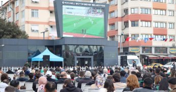 Kocaelispor’un şampiyonluk mücadelesi, İzmit Kent Meydanı'na taşındı