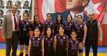 Körfez Yıldız Kızlar Voleybol Turnuvası Başladı