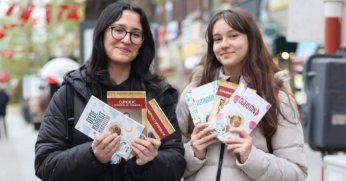 Cumhuriyet Bulvarı’nda kitap sürprizi!