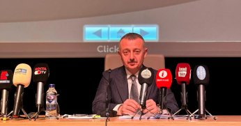 Tahir Büyükakın’dan CHP’li Üyeye Sert Yanıt: “En Haksız Eleştiriniz Bu!”