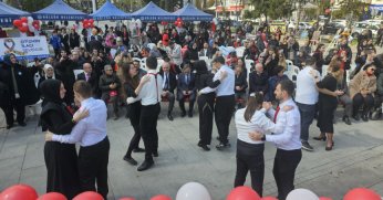 Otizm için birlik oldular Gölcük’te duygu dolu anlar!