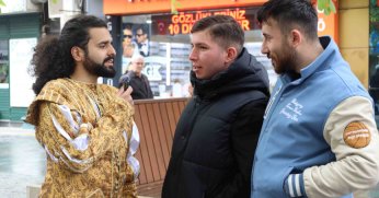 Kocaeli'de roman kahramanlarını bildiler, kitapları kazandılar