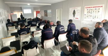 İtfaiye personeline ‘asansörde kurtarma’ eğitimi