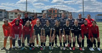 Körfez’in kızları playoffa kalmayı başardılar