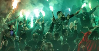 Büyükakın’a taraftardan büyük sevgi gösterisi