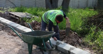 Kocaeli Kartepe Belediyesi’nden Acısu’da Kapsamlı Parke Tamiratı