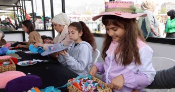 Kocaeli KO-MEK’te 23 Nisan coşkusu renkli şapkalara yansıdı