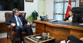 Kartepe’de başkanlık koltuğu minik İkra’ya emanet