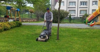 Körfez'de Yeşil Alanlar Yabani Ottan Arındırılıyor