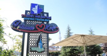 İzmit Belediyesinden Açıklama; GÜLÜMSE KAFELER HERKESİNDİR