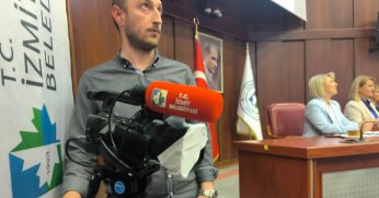 Canlı Yayın Kamerasına Bantlı Tepki