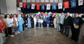 Okuma yazmanın yaşı olmadığını gösterdi, yürekleri sızlattı!