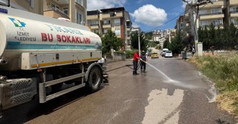 İzmit’te Sokaklar Pırıl Pırıl Oldu!