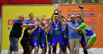 İzmit Belediyespor Veteran Erkek Voleybol Takımı Türkiye Şampiyonu oldu