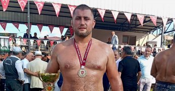 Hamza Özkaradeniz’den Samsun’da Tarihi Başarı   