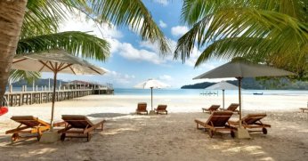 Çeşme Beach Partileri 2025: DJ Performansları & Giriş Ücretleri