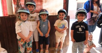 Yaz tatiline at üstünde ‘merhaba’ dediler