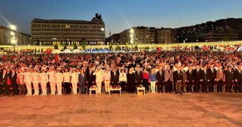 “Bu Meydanlar İhaneti Gömdü, Cesareti Taçlandırdı”