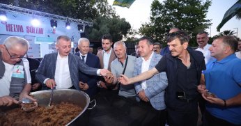 Başkan Büyükakın, kazanı açtı, ilk helvaları dağıttı!