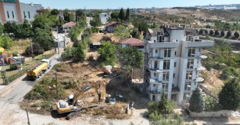 Çayırova’da riskli yapıların yıkımına başlandı!